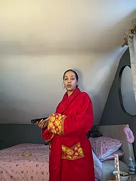 Saskia xx online show from March 2026 09:03:01 AM