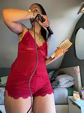 Saskia xx online show from April 2026 08:32:02 AM