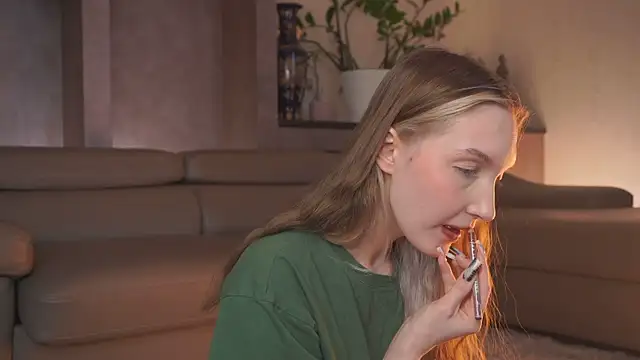 YvetteMilbrett online show from March 2026 04:32:02 AM