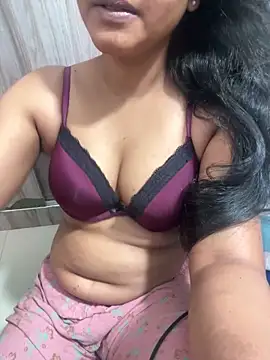 Snapshot of munni-munni6767 chatting on May 2026 09:40:02 PM munni-munni6767 online show from May 2026 09:40:02 PM