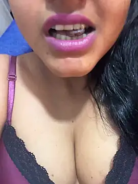 Snapshot of munni-munni6767 chatting on May 2026 06:07:02 PM munni-munni6767 online show from May 2026 06:07:02 PM