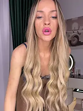 KatieCutieXooo online show from April 2026 08:54:01 PM