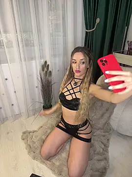 Snapshot of KatieCutieXooo chatting on May 2026 04:22:02 PM KatieCutieXooo online show from May 2026 04:22:02 PM