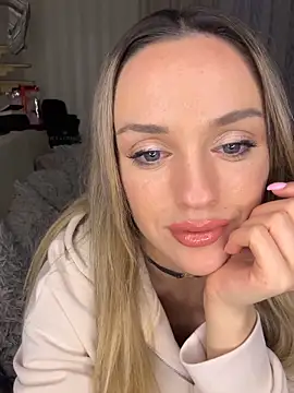 KatieCutieXooo online show from March 2026 08:32:02 PM