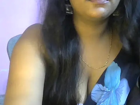Snapshot of QUEEN-OF-QUEEN chatting on June 2026 07:53:01 PM QUEEN-OF-QUEEN online show from June 2026 07:53:01 PM