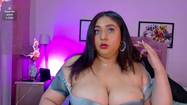 Selenee23 online show from April 2026 11:34:02 AM