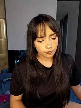 Hannae3 online show from May 2026 10:03:01 PM
