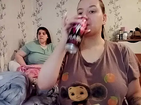 Snapshot of symmetryinvoid chatting on April 2026 12:06:01 PM symmetryinvoid online show from April 2026 12:06:01 PM