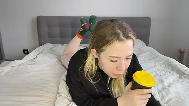 alyrasun online show from April 2026 06:26:02 AM