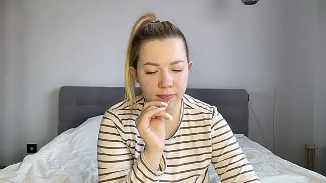 alyrasun online show from March 2026 06:22:01 AM