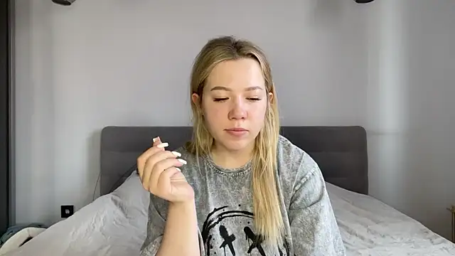 alyrasun online show from April 2026 05:56:02 AM