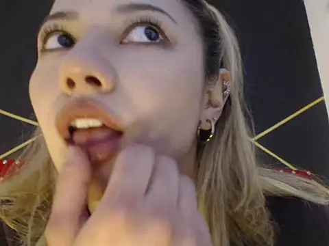 danielawidx online show from March 2026 12:38:01 AM