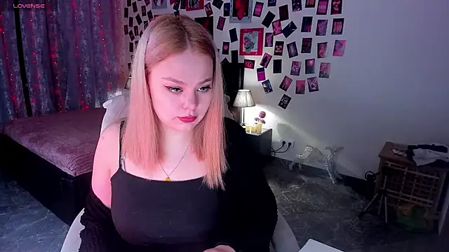 AmeliaMerris online show from March 2026 08:33:01 PM