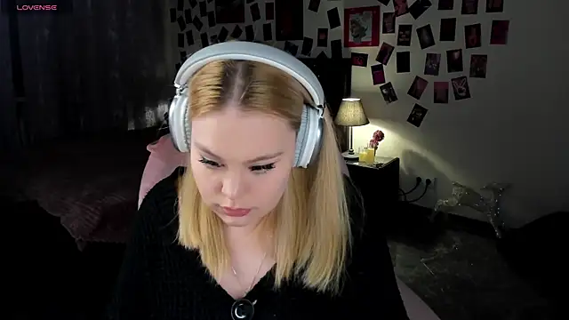 AmeliaMerris online show from April 2026 09:30:02 PM