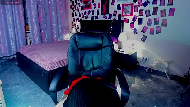 AmeliaMerris online show from April 2026 08:39:01 PM