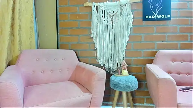 Badwolf818  online show from April 2026 09:27:01 AM