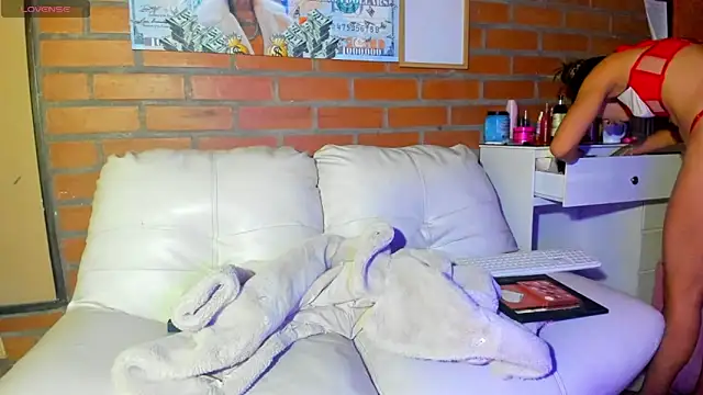 Badwolf818  online show from March 2026 08:41:02 AM