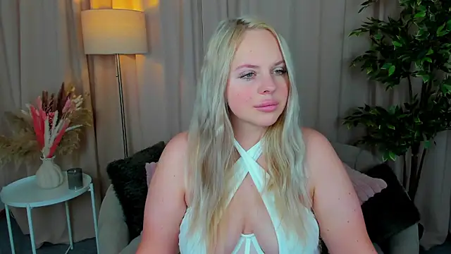 Nikolla  online show from March 2026 04:44:01 PM