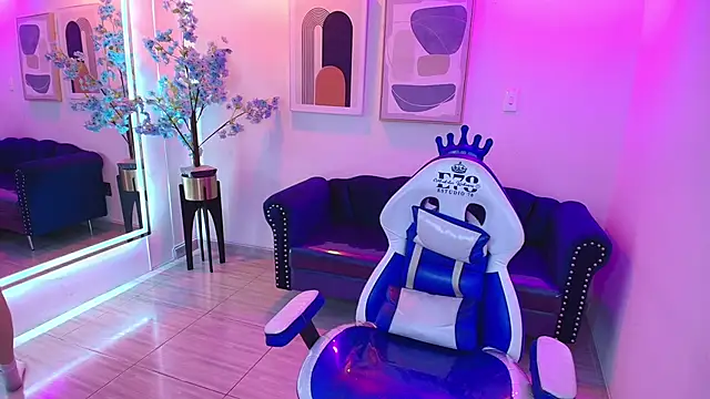 Miia  owens online show from June 2026 10:48:01 AM