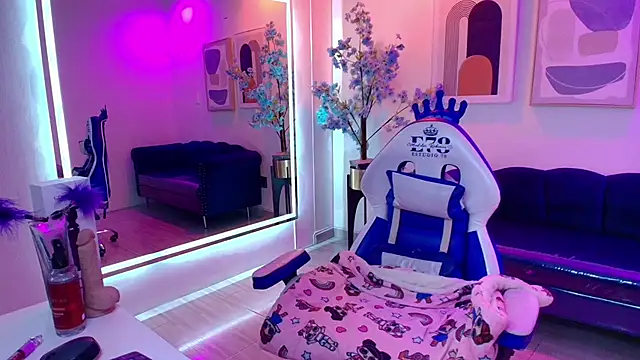 Miia  owens online show from April 2026 11:16:01 AM