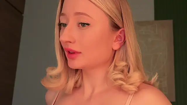 Wendy Amberr online show from March 2026 04:34:02 PM