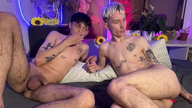 AlphaTwinks online show from April 2026 07:53:01 PM