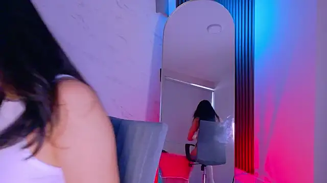 MiiaCullens online show from April 2026 12:18:02 PM