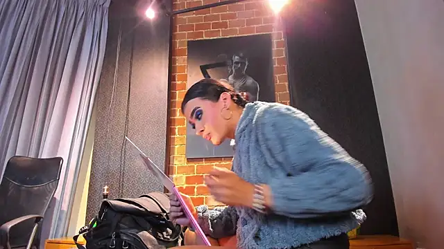 Sienna Dark online show from April 2026 11:12:01 AM