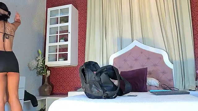 Sienna Dark online show from April 2026 11:17:01 AM