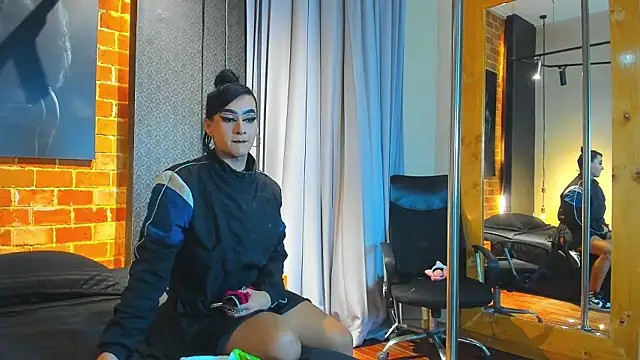 Sienna Dark online show from March 2026 11:25:02 AM