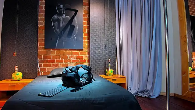 Sienna Dark online show from March 2026 11:21:02 AM