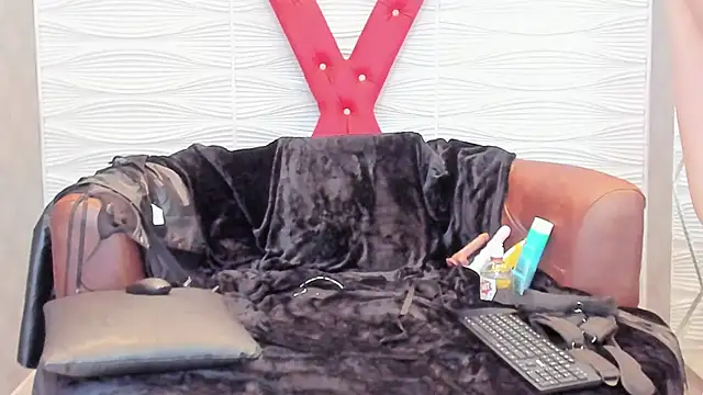 CaroBeltran online show from April 2026 09:39:33 PM