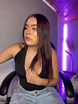 Issa pinkk online show from March 2026 07:08:01 PM