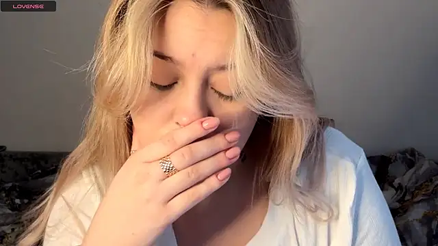 WonderedFlair online show from April 2026 09:11:02 AM