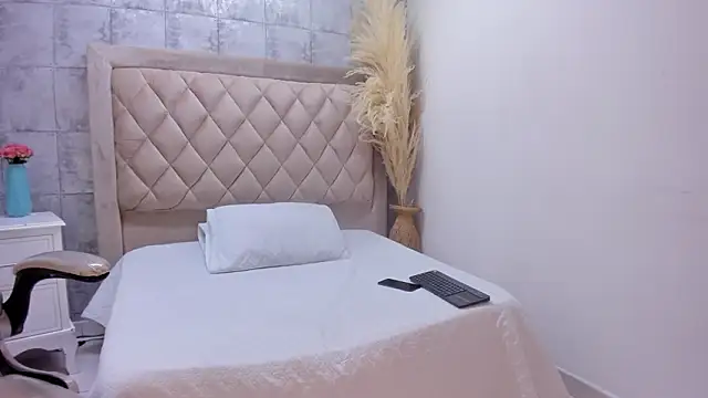 TylerCross  online show from March 2026 08:32:02 PM