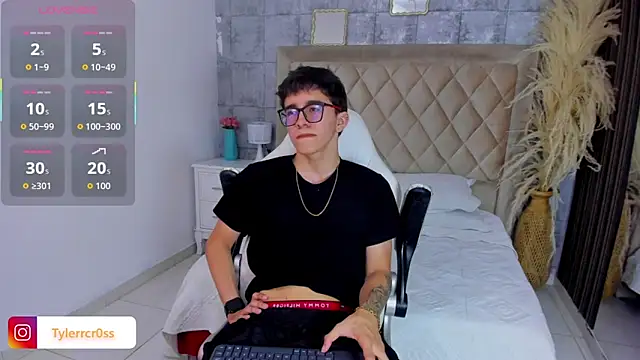 TylerCross  online show from April 2026 08:26:02 PM