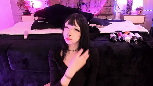 Vickmoon online show from March 2026 09:05:02 PM