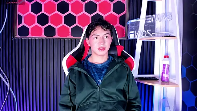 Cristopher Wild online show from April 2026 08:36:02 PM
