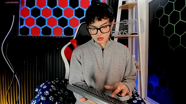 Cristopher Wild online show from April 2026 08:16:01 PM