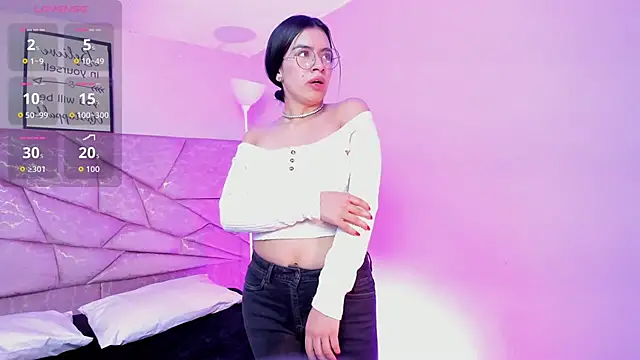Amara Velle online show from May 2026 01:04:01 PM