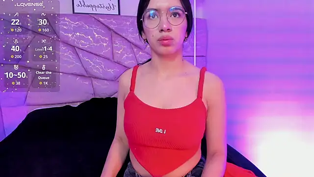 Amara Velle online show from June 2026 01:05:02 PM