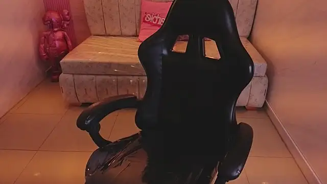 lucero s1 online show from April 2026 07:45:01 AM