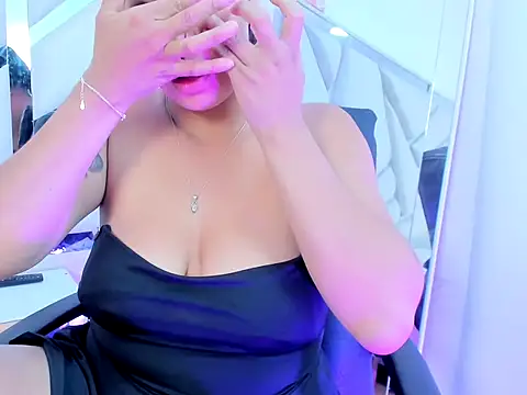 Sophia RousX online show from June 2026 10:18:02 PM