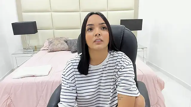 Chloelarsons online show from May 2026 01:10:01 AM