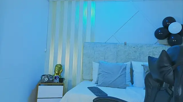 j belle  online show from March 2026 12:51:02 PM