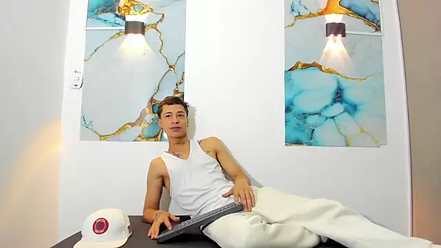 HENRY GREEN2 online show from March 2026 01:07:01 PM