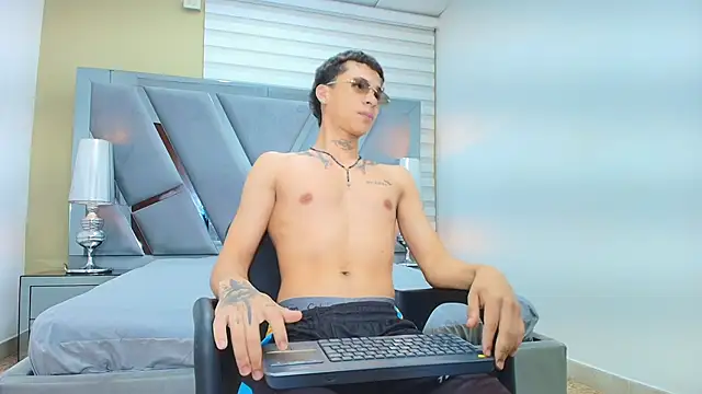 HENRY GREEN2 online show from March 2026 07:26:01 PM