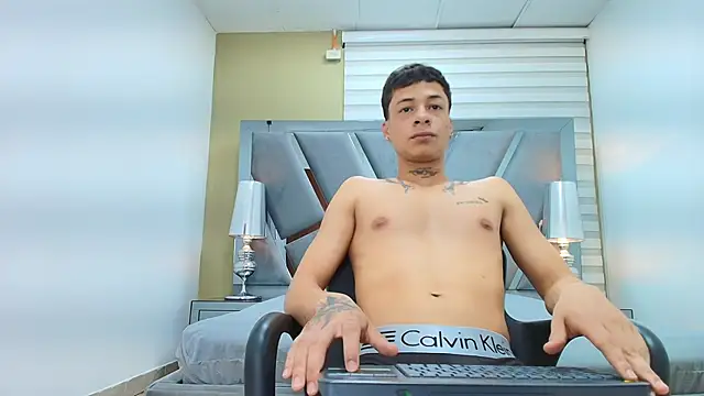 HENRY GREEN2 online show from April 2026 07:32:01 PM