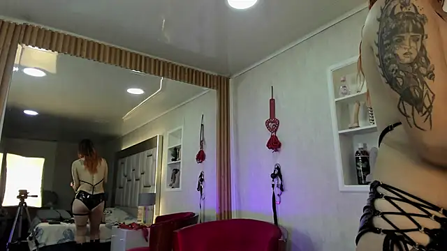 ZoeTaylorl online show from May 2026 12:48:01 PM