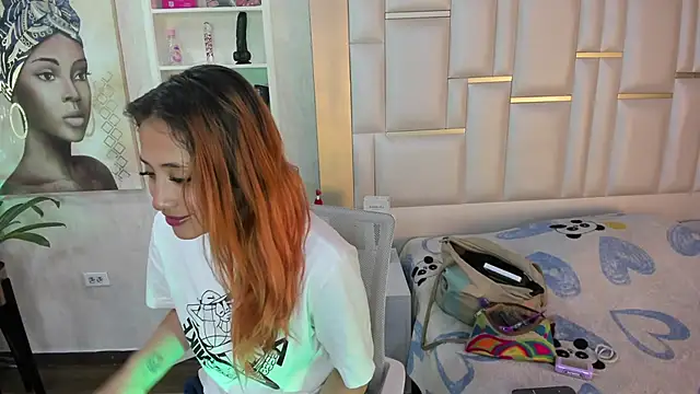 ZoeTaylorl online show from June 2026 11:55:01 AM